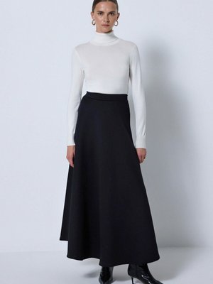 Puf Scuba Evaze Etek Puf Scuba Evaze Etek