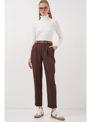 Kahverengi Pileli Kemerli Kumaş Pantolon Kahverengi Pileli Kemerli Kumaş Pantolon