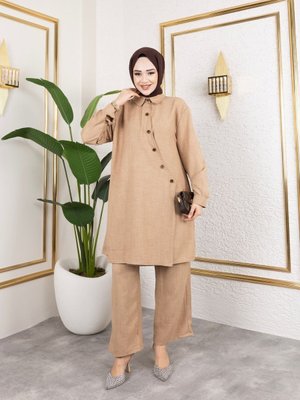 Vizon Gömlek Yaka Önü Çapraz Düğmeli Ve İç Bağlamalı Pantolonlu İkili Keten Takım Vizon Gömlek Yaka Önü Çapraz Düğmeli Ve İç Bağlamalı Pantolonlu İkili Keten Takım