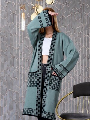 Kare Desenli̇ Tri̇ko Salaş Hirka Kare Desenli̇ Tri̇ko Salaş Hirka