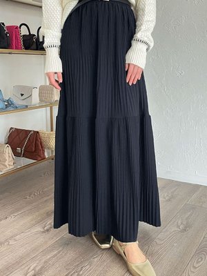 Piliseli Scuba Krep Lacivert Etek Piliseli Scuba Krep Lacivert Etek