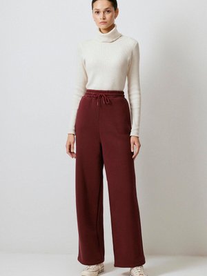 Beli Lastikli Şardonlu Örme Pantolon Beli Lastikli Şardonlu Örme Pantolon