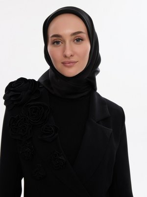 Siyah Eşarp Siyah Eşarp