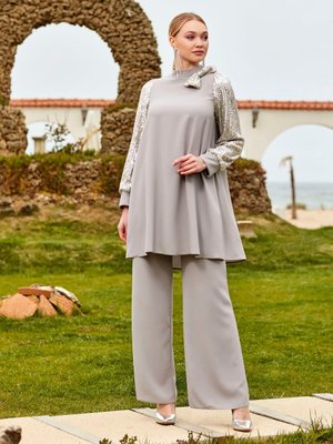 Gri Ayşen Özen Payet Detaylı Tunik & Pantolon Takım Gri Ayşen Özen Payet Detaylı Tunik & Pantolon Takım