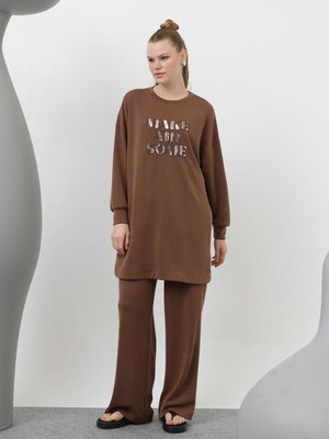 Kahverengi Modal Kumaş Pul Yazı Detaylı İkili Takım