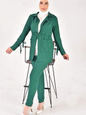 Yeşil Lina Kumaş Keten Görünümlü Beli Büzgü Detaylı Üç Parça Takım Yeşil Lina Kumaş Keten Görünümlü Beli Büzgü Detaylı Üç Parça Takım