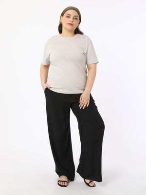 Siyah Büyük Beden Rahat Kalıp Lastikli Pantolon