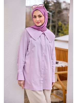 Lila Yaka Ve Kol Pilise Detaylı Gömlek