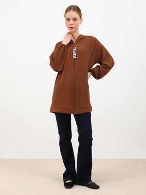 Kahverengi Hırka Kahverengi Hırka