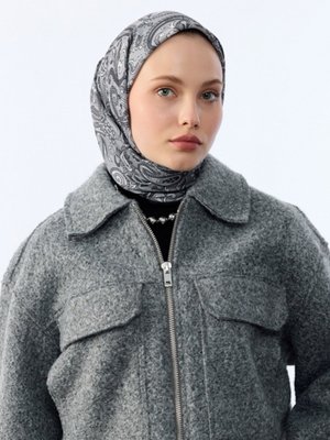 Gri Eşarp Gri Eşarp