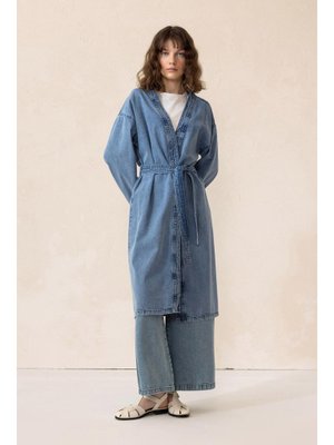 Mavi Kuşak Detaylı Astarsız Denim Kap Mavi Kuşak Detaylı Astarsız Denim Kap