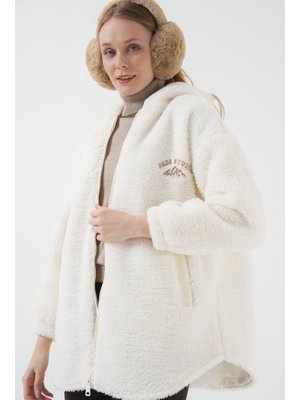 Oversize Kapüşonlu Beyaz Peluş Kaban