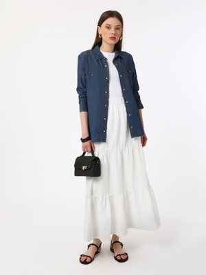 Beyaz Büzgü Detaylı Beli Lastikli Etek