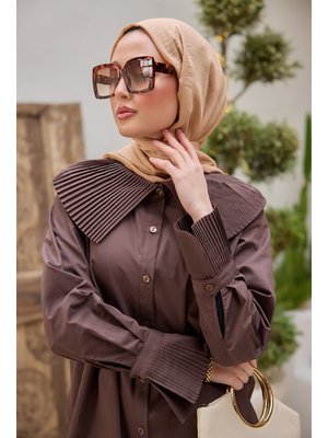 Kahverengi Yaka Ve Kol Pilise Detaylı Gömlek