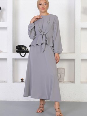 Gri Broşlu Etekli Takım Gri Broşlu Etekli Takım