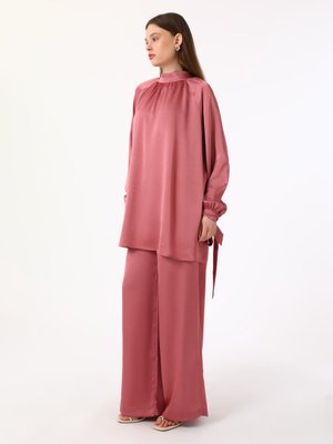 Koyu Gül Saten Bağlama Detaylı Tunik & Pantolon İkili Takım