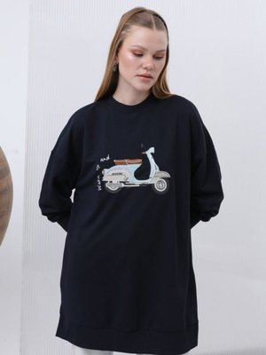 Lacivert İki İplik Kumaş Scooter Nakış Detaylı Sweatshirt Lacivert İki İplik Kumaş Scooter Nakış Detaylı Sweatshirt
