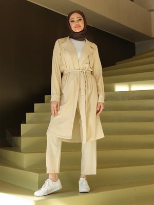 Bej Ay Parça Detaylı Takım