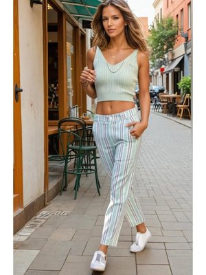 Yeşil Dar Kesim Keten Çizgili Cepli Havuç Pastel Pantolon Yeşil Dar Kesim Keten Çizgili Cepli Havuç Pastel Pantolon