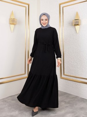 Siyah Belden Kuşaklı Ve Bisiklet Yaka Bürümcük Kumaş Elbise Siyah Belden Kuşaklı Ve Bisiklet Yaka Bürümcük Kumaş Elbise
