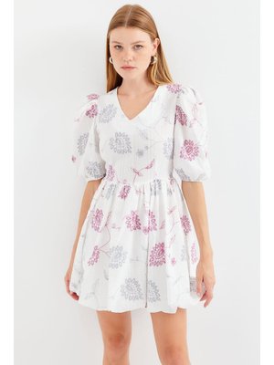 Ekru Desenli V Yaka Mini Kloş Elbise Ekru Desenli V Yaka Mini Kloş Elbise