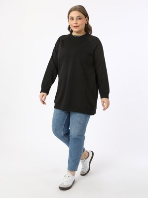 Siyah Büyük Beden Basic Sweatshirt Siyah Büyük Beden Basic Sweatshirt