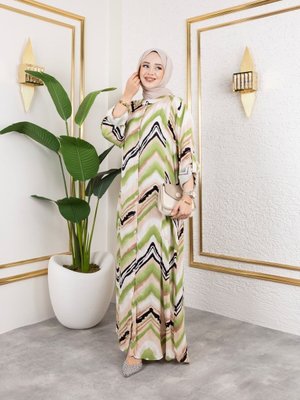 Yeşil Hakim Yaka Ve Önü Düğmeli Yandan Cep Detaylı İle Desenli Dokuma Viskon Battal Elbise Yeşil Hakim Yaka Ve Önü Düğmeli Yandan Cep Detaylı İle Desenli Dokuma Viskon Battal Elbise