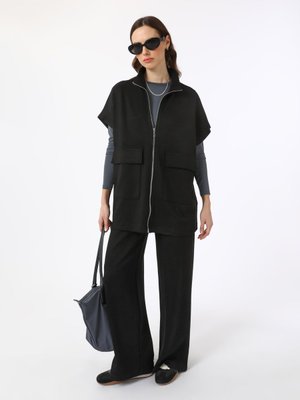 Yumuşak Dokulu Cep Detaylı Yelek & Pantolon Takım Siyah