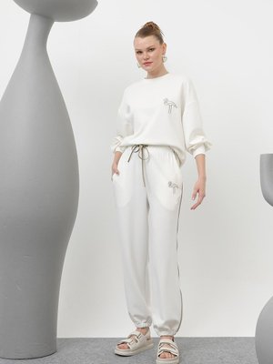 Ekru Modal Kumaş Kuş Nakış Detaylı İkili Takım