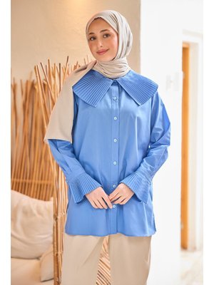 Mavi Yaka Ve Kol Pilise Detaylı Gömlek