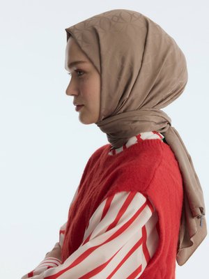 Vizon İpeksi Jakar Geometrik Desen Şal Vizon İpeksi Jakar Geometrik Desen Şal