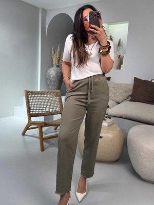 Haki Gabardin Havuç Model Beli Lastikli Pantolon Haki Gabardin Havuç Model Beli Lastikli Pantolon