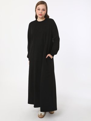 Siyah Pamuklu Bisiklet Yaka Büyük Beden Elbise Siyah Pamuklu Bisiklet Yaka Büyük Beden Elbise