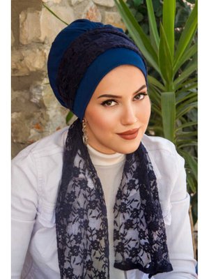 Dantelli Fularlı Bone