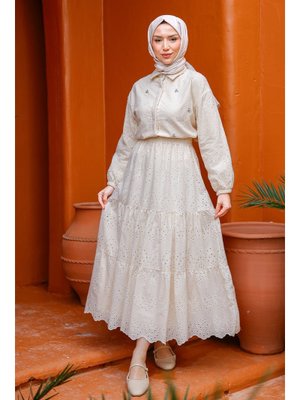 Krem Brode Detaylı Taş İşlemeli İkili Takım Krem Brode Detaylı Taş İşlemeli İkili Takım