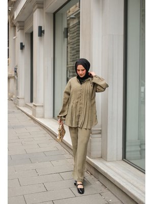 Süs Dikişli Büzgülü Takım Küf Yeşil Süs Dikişli Büzgülü Takım Küf Yeşil