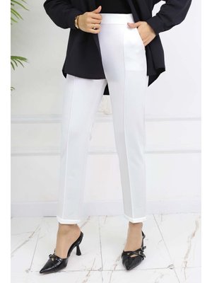 Beyaz Çift Düğme Detaylı Cepli Havuç Pantolon