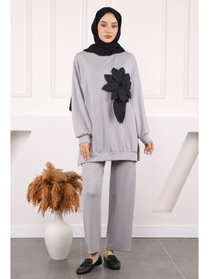 Gri Çiçek Detaylı Modal Tunik Pantolonlu Takım Gri Çiçek Detaylı Modal Tunik Pantolonlu Takım