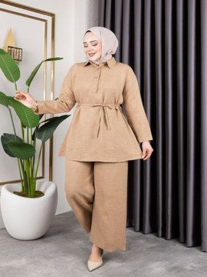 Bej Gömlek Yaka Ve Önü Düğme Detaylı Belden Bağcıklı Pantolon & Tunik Keten İkili Takım Bej Gömlek Yaka Ve Önü Düğme Detaylı Belden Bağcıklı Pantolon & Tunik Keten İkili Takım