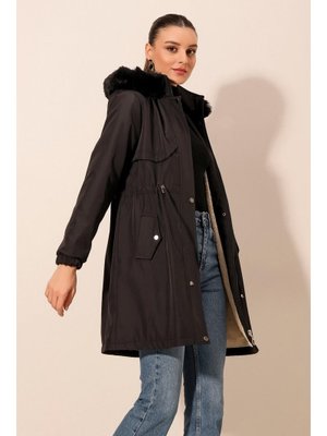 Siyah Kapüşonlu Suni Kürklü Kaban