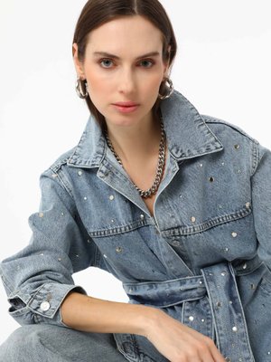 Açık Mavi Exclusive Belden Bağlama Ve Taş Detaylı Denim Ceket