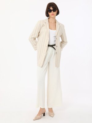 Krem Viskoz Karışımlı Çizgili Blazer Ceket
