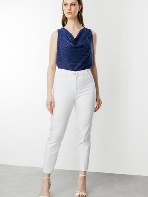 Ekru Dar Paça Büyük Beden Pantolon Ekru Dar Paça Büyük Beden Pantolon