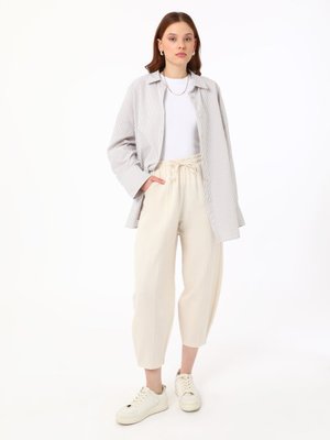 Ekru Viskoz Karışımlı Beli Lastikli Nervürlü Pantolon