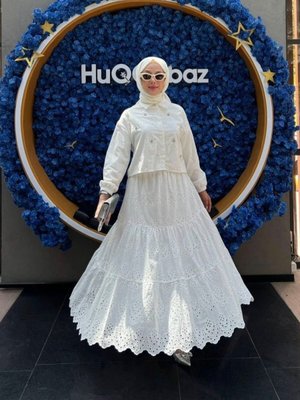 Beyaz Taş Detaylı Uzun Etekli Fisto Bej Takım