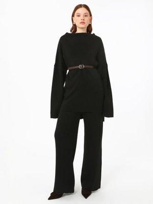 Siyah Triko Kazak Pantolon Takım