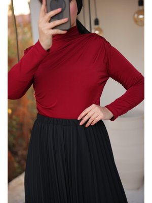 Mürdüm Boğazlı Uzun Kollu Sade Bluz Mürdüm Boğazlı Uzun Kollu Sade Bluz