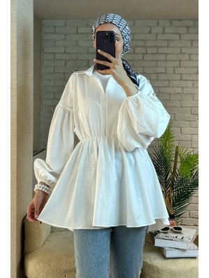 Beyaz Omuzları Düğme Detaylı Tunik