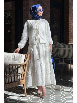 Beyaz Bağlamalı Brode Taş Detaylı Etekli Takım