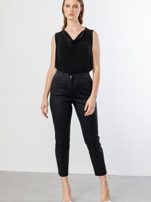 Siyah Dar Paça Büyük Beden Pantolon Siyah Dar Paça Büyük Beden Pantolon